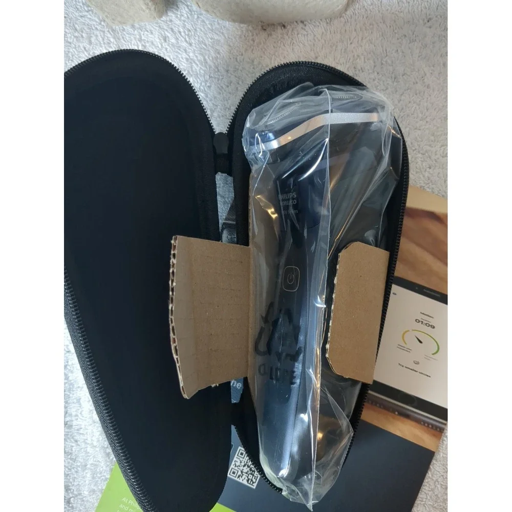 (Open Box) Philips Norelco Shaver 7800 Rechargeable Electric Razor S7885/85